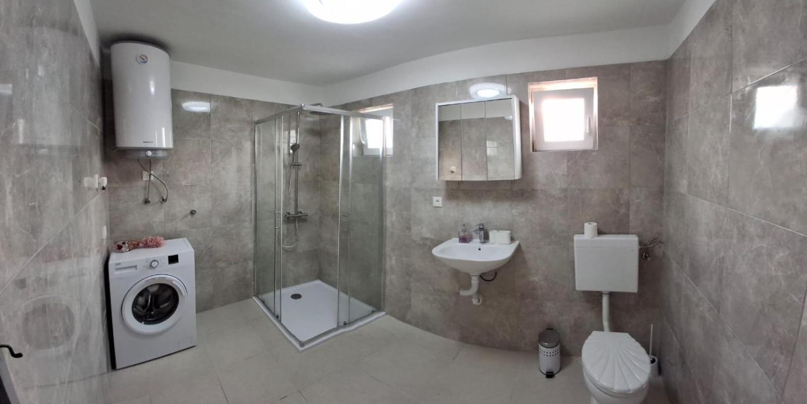 Ruzo Moja Apartment *