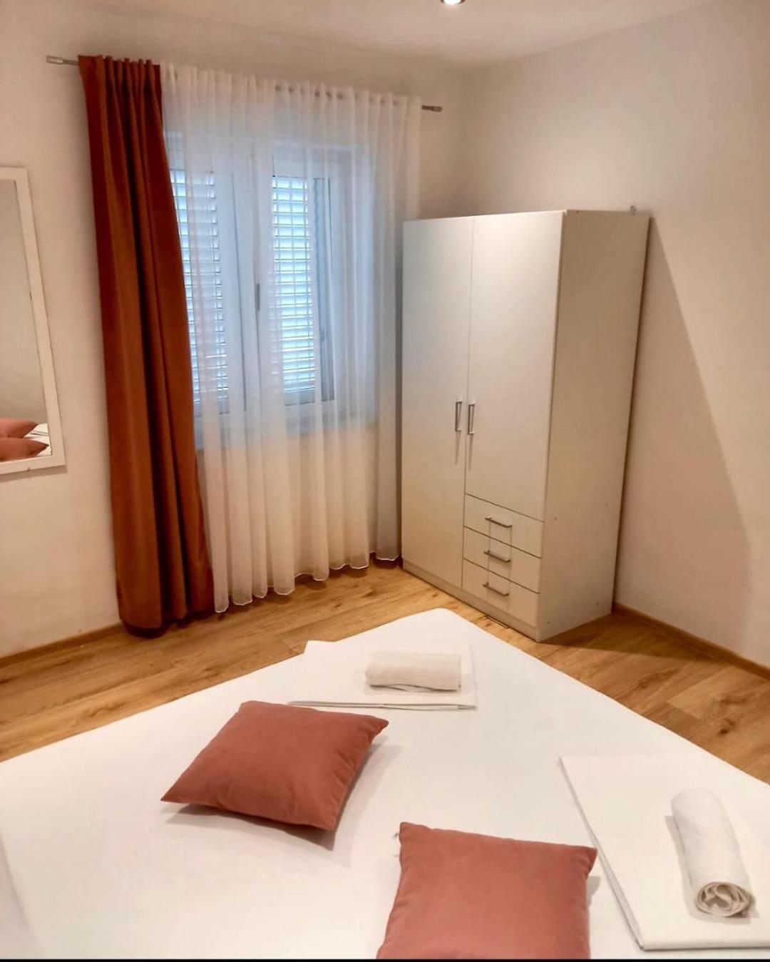 Ruzo Moja Apartment